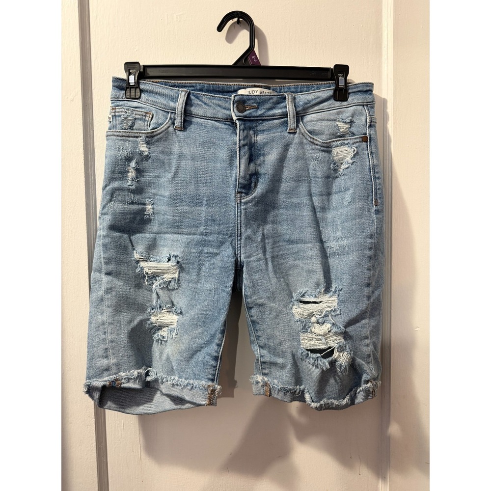 Judy Blue Distressed Bermuda Jean Shorts JB150044‎ in L